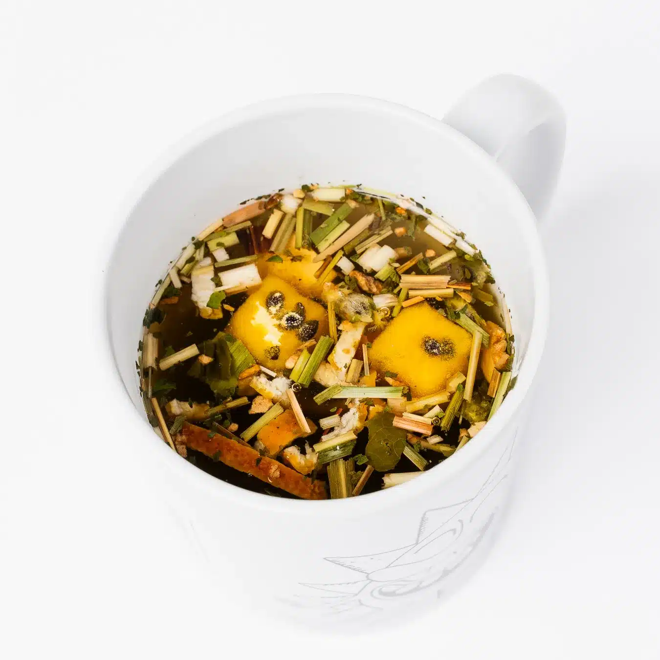 czuje energie herbata sencha w kubku